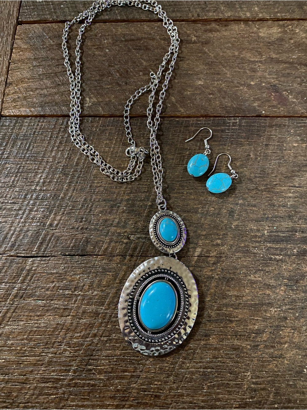 Source Unknown Silver-Tone Necklace and Earrings with Turquoise Blue Stones